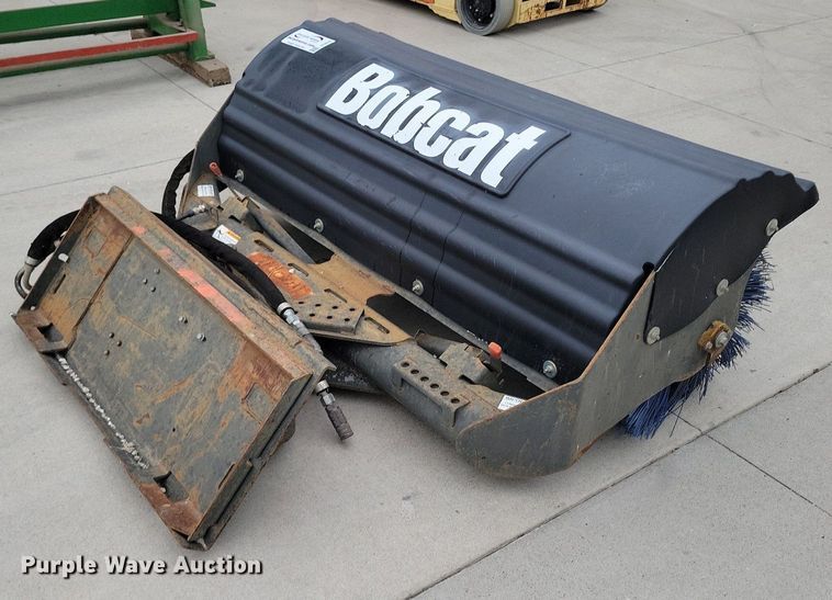 image for item DI3079 Bobcat  skid steer broom