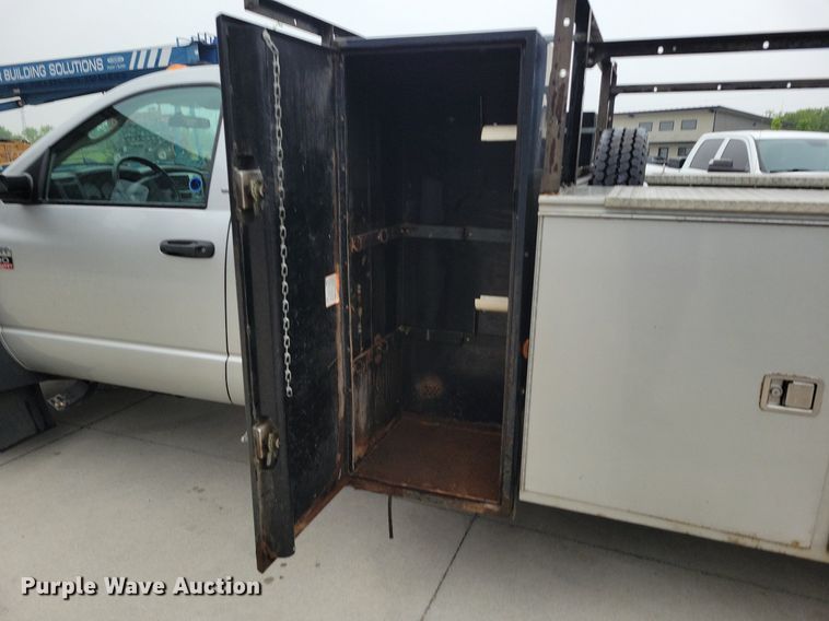 image for item DI3080 2008 Dodge Ram 5500HD utility / service truck