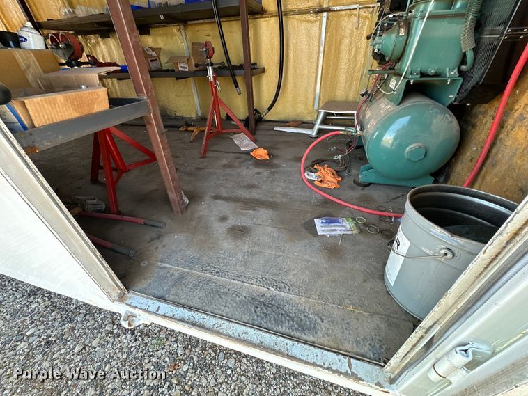 image for item DK6571 2014 WW enclosed cargo trailer