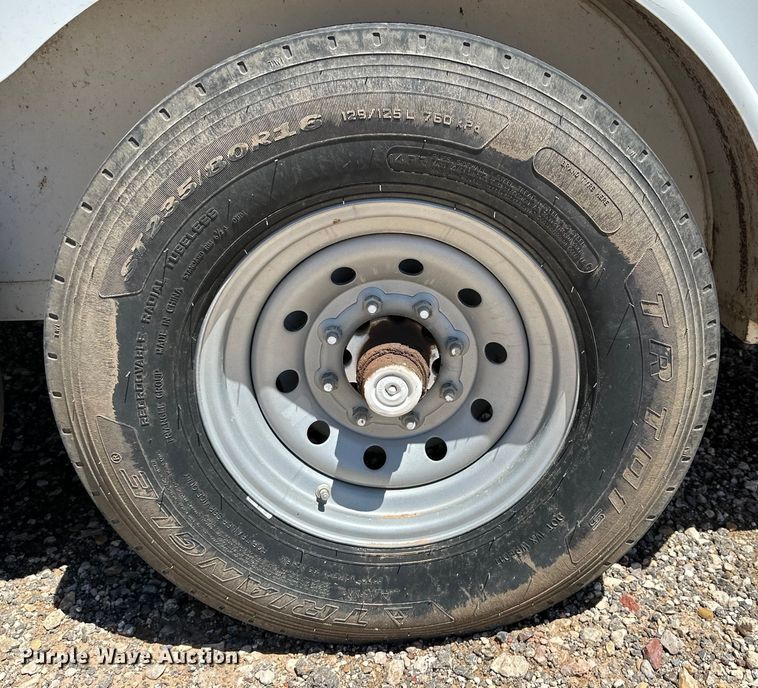 image for item DK6571 2014 WW enclosed cargo trailer