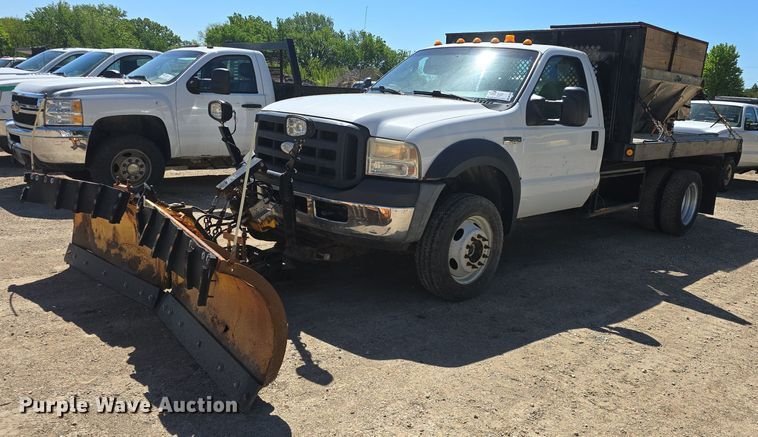 image for item DM1666 2007 Ford F450 Super Duty XL flatbed truck