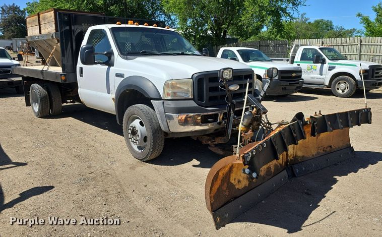 image for item DM1666 2007 Ford F450 Super Duty XL flatbed truck