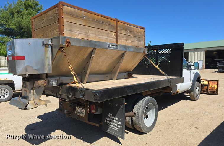 image for item DM1666 2007 Ford F450 Super Duty XL flatbed truck
