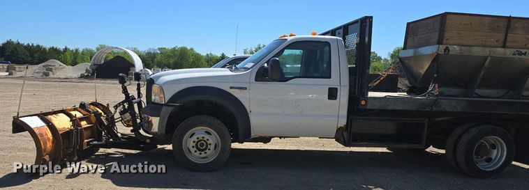 image for item DM1666 2007 Ford F450 Super Duty XL flatbed truck