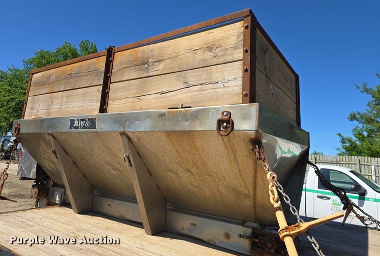 image for item DM1666 2007 Ford F450 Super Duty XL flatbed truck