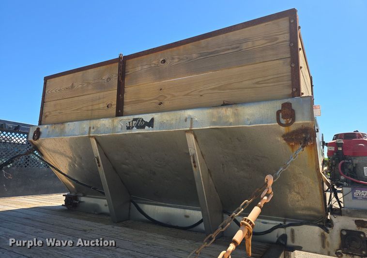 image for item DM1666 2007 Ford F450 Super Duty XL flatbed truck