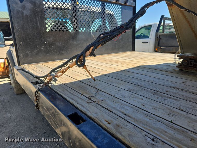 image for item DM1666 2007 Ford F450 Super Duty XL flatbed truck