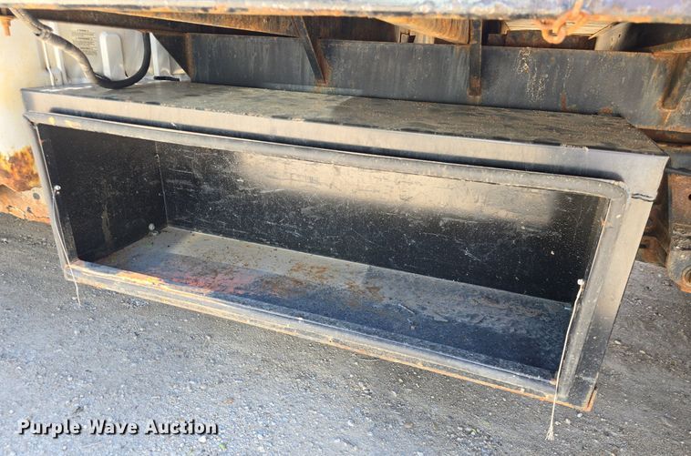 image for item DM1666 2007 Ford F450 Super Duty XL flatbed truck