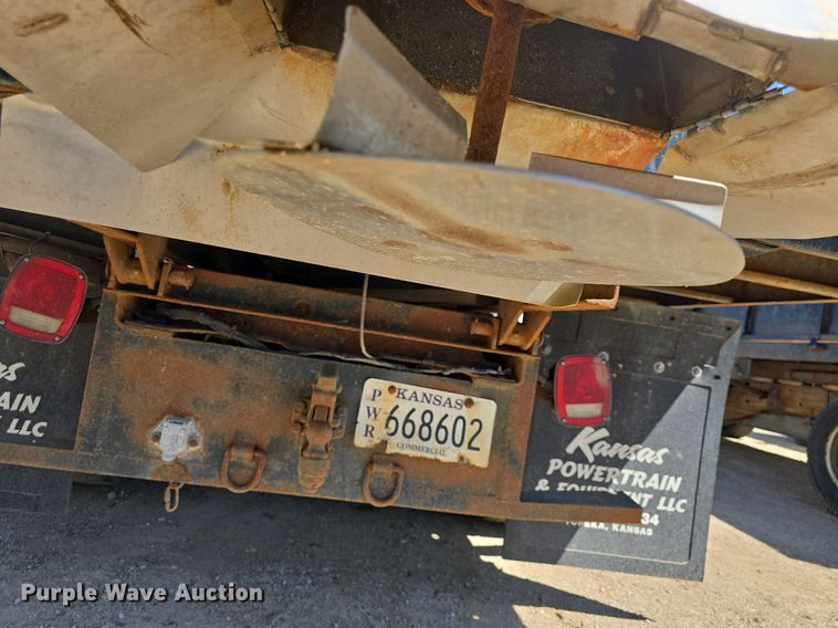 image for item DM1666 2007 Ford F450 Super Duty XL flatbed truck