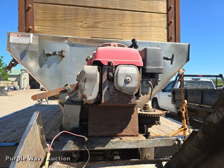 image for item DM1666 2007 Ford F450 Super Duty XL flatbed truck