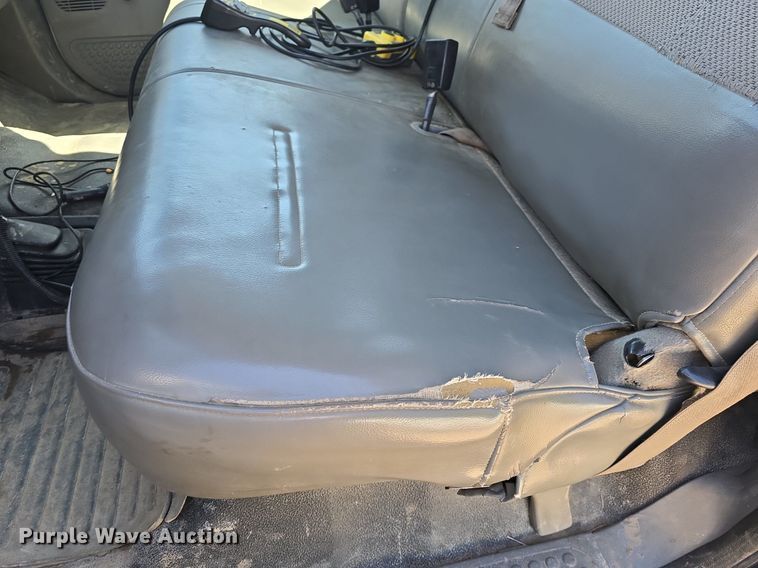 image for item DM1666 2007 Ford F450 Super Duty XL flatbed truck