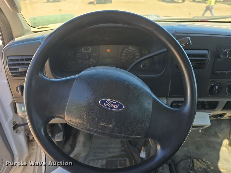 image for item DM1666 2007 Ford F450 Super Duty XL flatbed truck