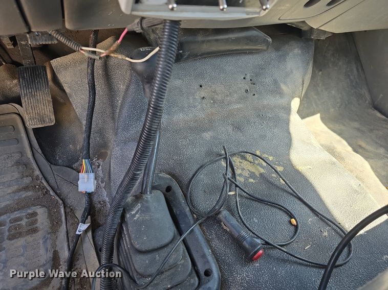 image for item DM1666 2007 Ford F450 Super Duty XL flatbed truck