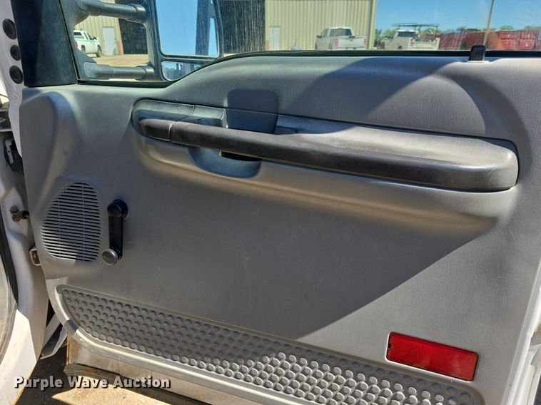 image for item DM1666 2007 Ford F450 Super Duty XL flatbed truck