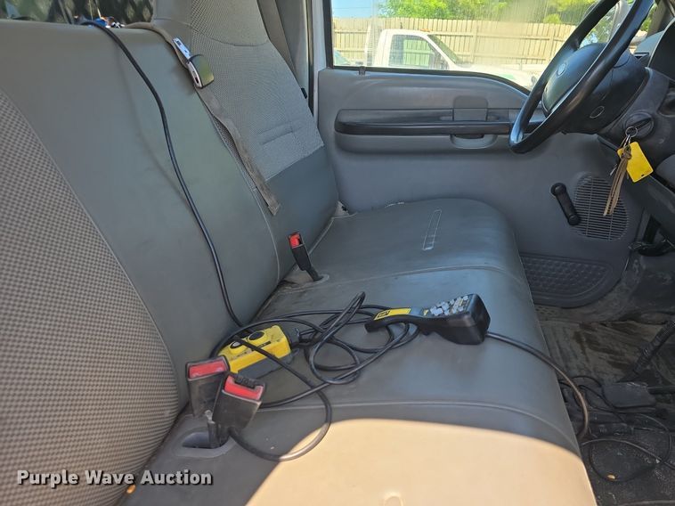 image for item DM1666 2007 Ford F450 Super Duty XL flatbed truck