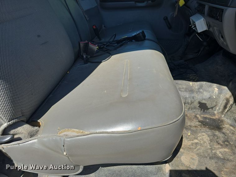 image for item DM1666 2007 Ford F450 Super Duty XL flatbed truck