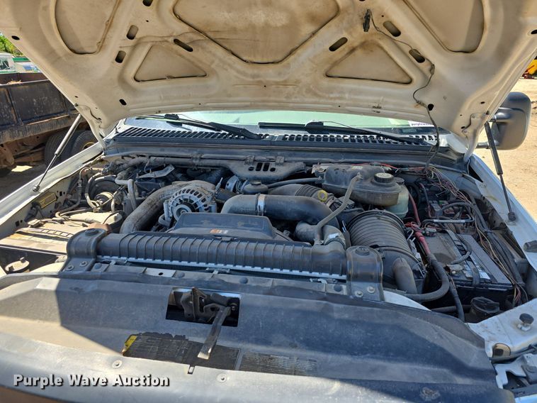 image for item DM1666 2007 Ford F450 Super Duty XL flatbed truck