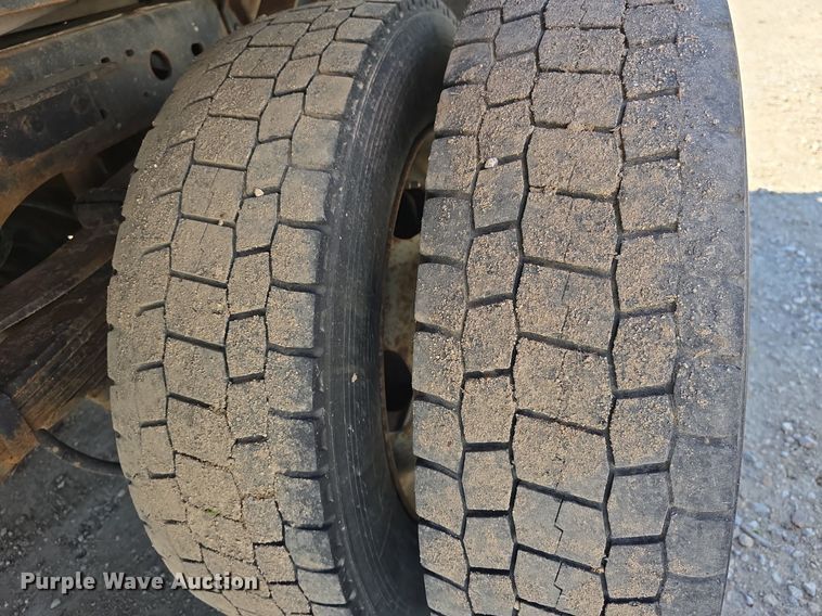 image for item DM1666 2007 Ford F450 Super Duty XL flatbed truck