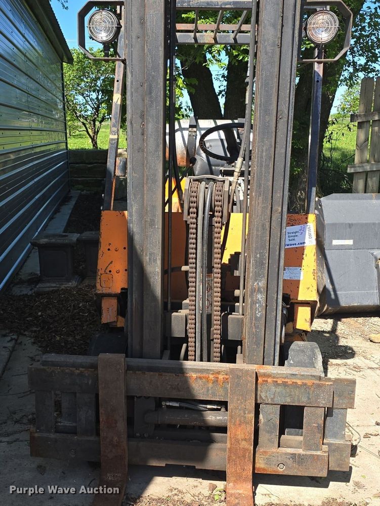 image for item DM1667 Yale GLC050TENUAV062 forklift