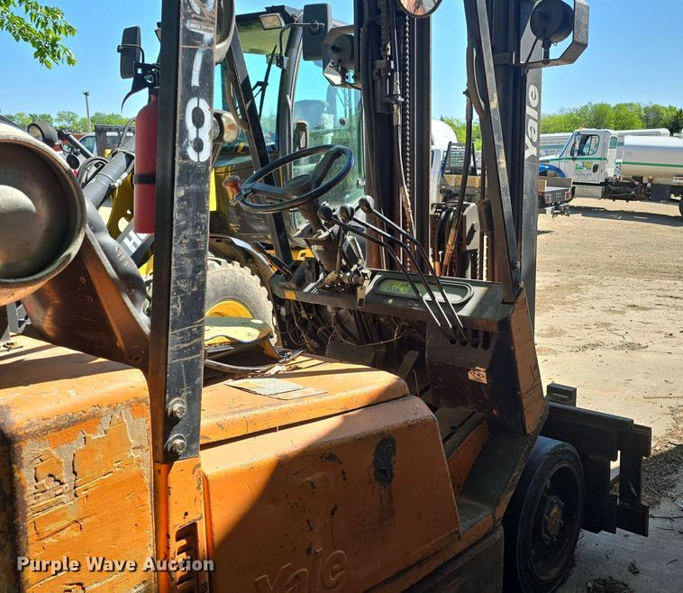 image for item DM1667 Yale GLC050TENUAV062 forklift