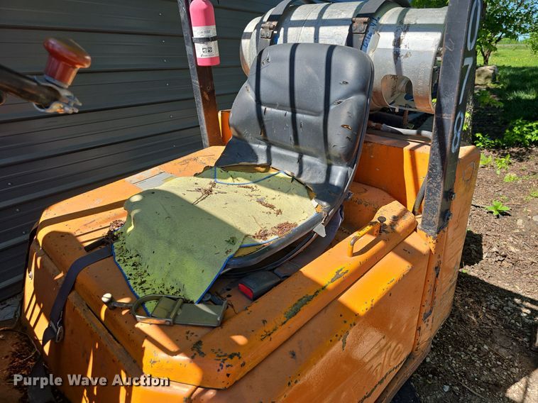 image for item DM1667 Yale GLC050TENUAV062 forklift