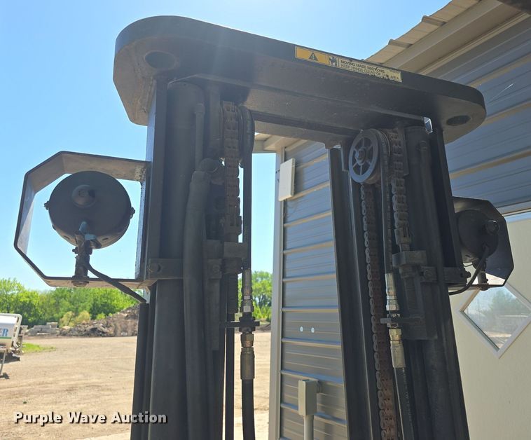 image for item DM1667 Yale GLC050TENUAV062 forklift