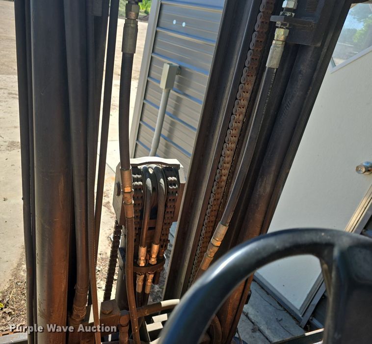 image for item DM1667 Yale GLC050TENUAV062 forklift