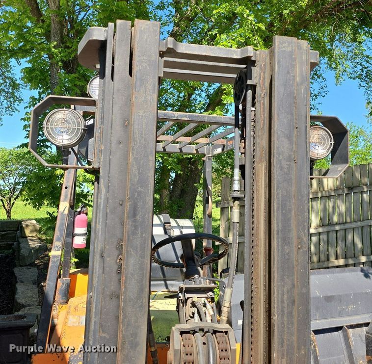 image for item DM1667 Yale GLC050TENUAV062 forklift