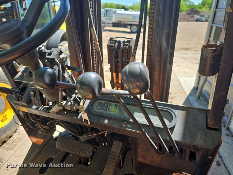 image for item DM1667 Yale GLC050TENUAV062 forklift