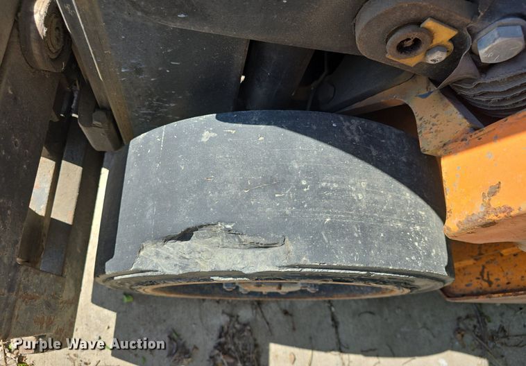 image for item DM1667 Yale GLC050TENUAV062 forklift