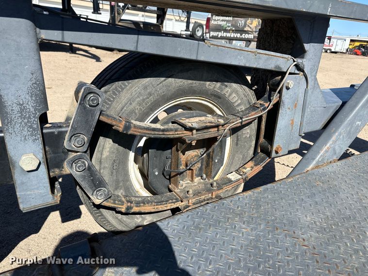 image for item DM2710 2012 JLG equipment trailer