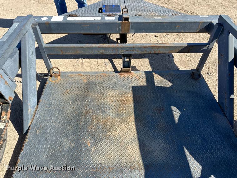 image for item DM2710 2012 JLG equipment trailer