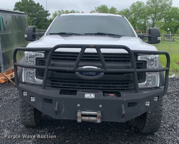 image for item DM7822 2019 Ford F550 Super Duty truck cab and chassis