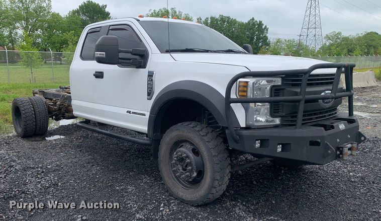 image for item DM7822 2019 Ford F550 Super Duty truck cab and chassis