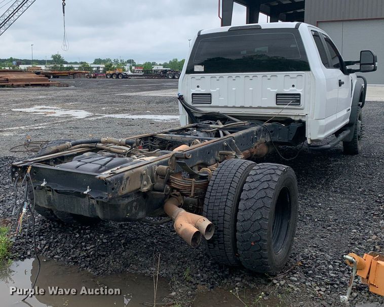 image for item DM7822 2019 Ford F550 Super Duty truck cab and chassis