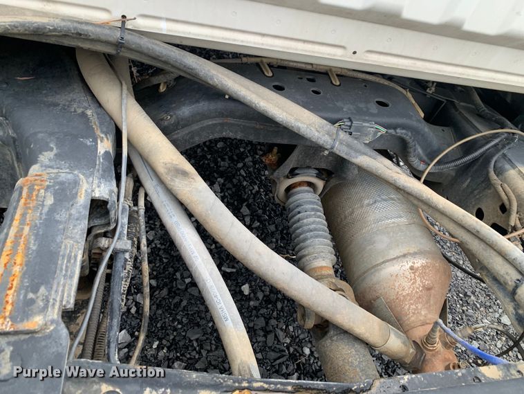 image for item DM7822 2019 Ford F550 Super Duty truck cab and chassis