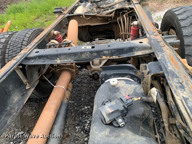 image for item DM7822 2019 Ford F550 Super Duty truck cab and chassis