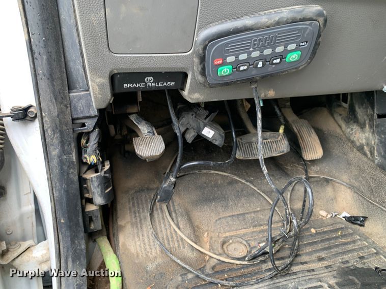 image for item DM7822 2019 Ford F550 Super Duty truck cab and chassis