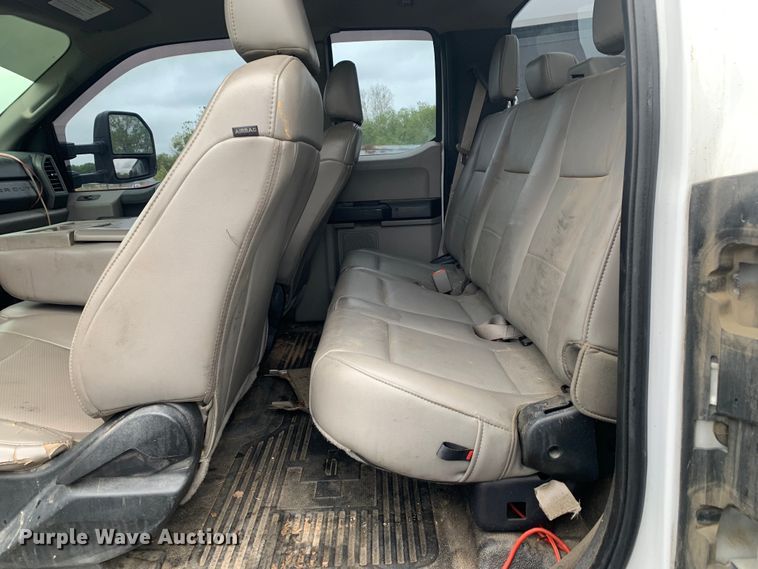 image for item DM7822 2019 Ford F550 Super Duty truck cab and chassis