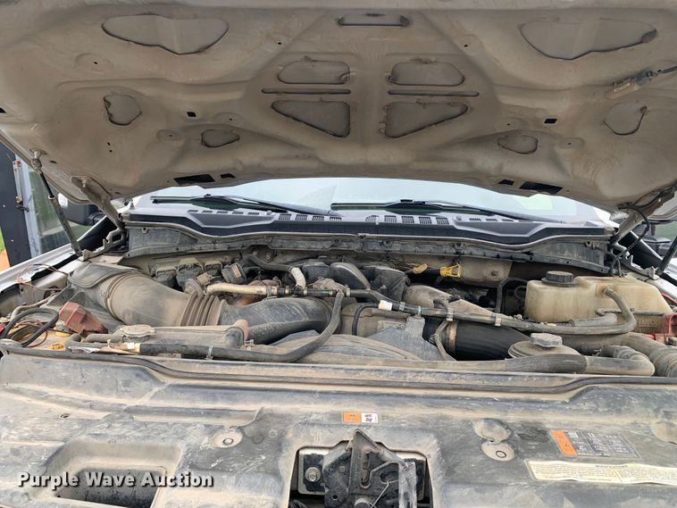 image for item DM7822 2019 Ford F550 Super Duty truck cab and chassis