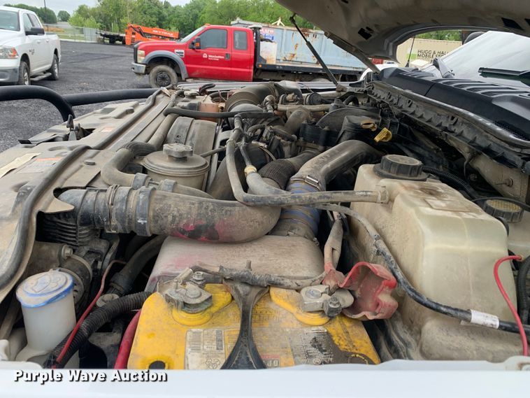 image for item DM7822 2019 Ford F550 Super Duty truck cab and chassis