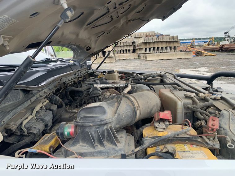 image for item DM7822 2019 Ford F550 Super Duty truck cab and chassis