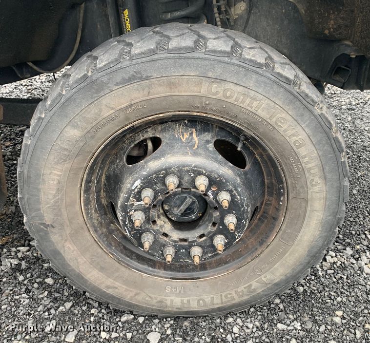 image for item DM7822 2019 Ford F550 Super Duty truck cab and chassis