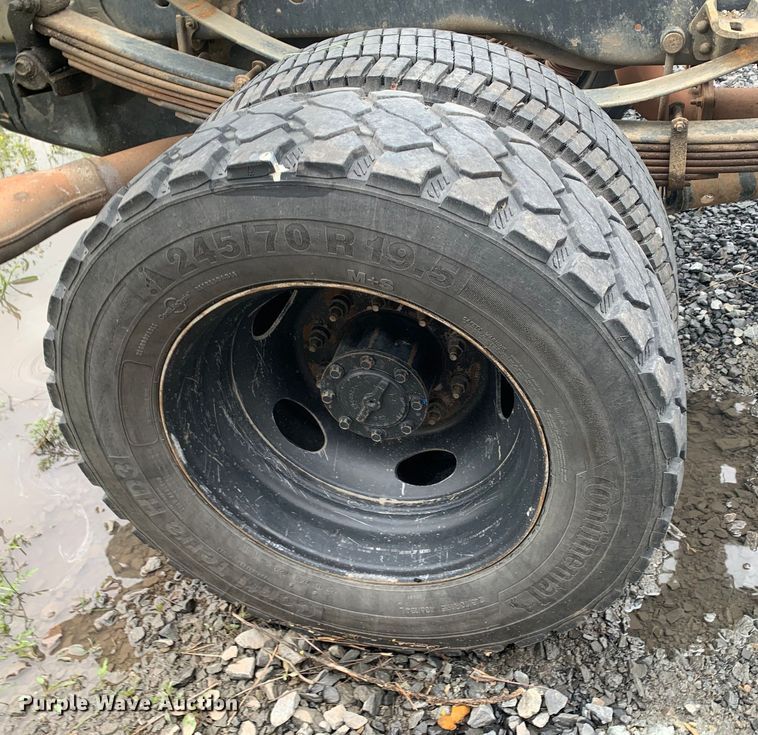 image for item DM7822 2019 Ford F550 Super Duty truck cab and chassis