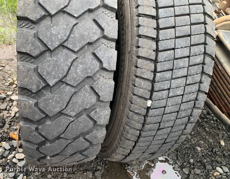 image for item DM7822 2019 Ford F550 Super Duty truck cab and chassis