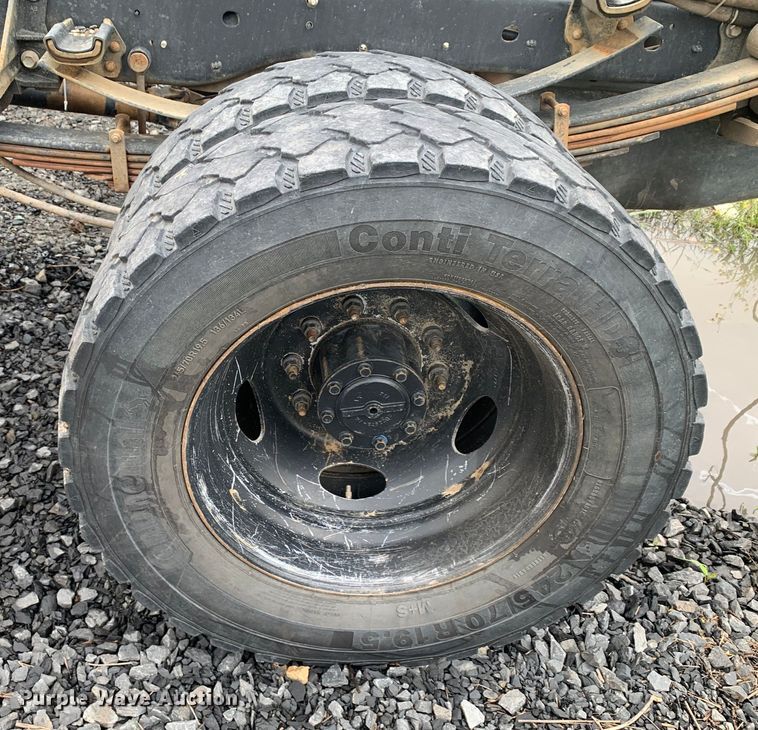 image for item DM7822 2019 Ford F550 Super Duty truck cab and chassis