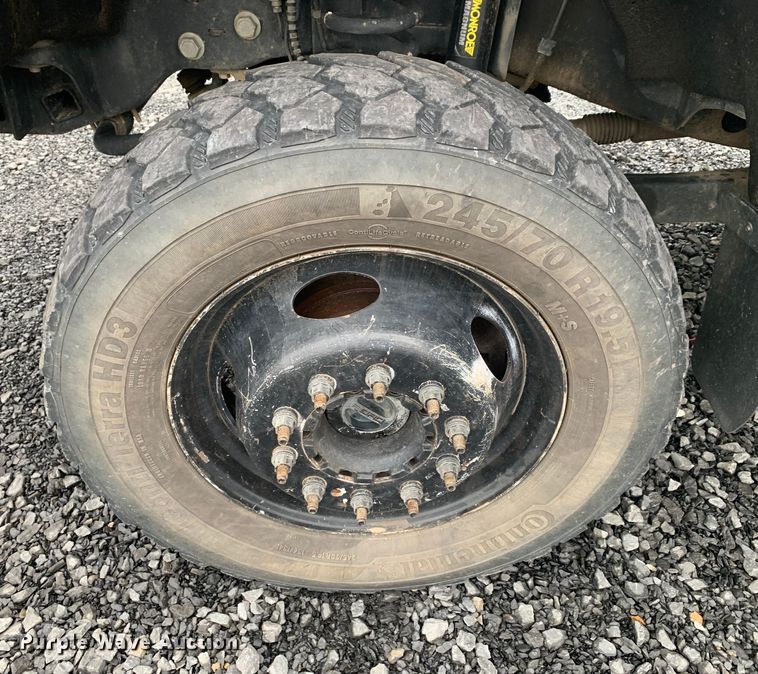 image for item DM7822 2019 Ford F550 Super Duty truck cab and chassis