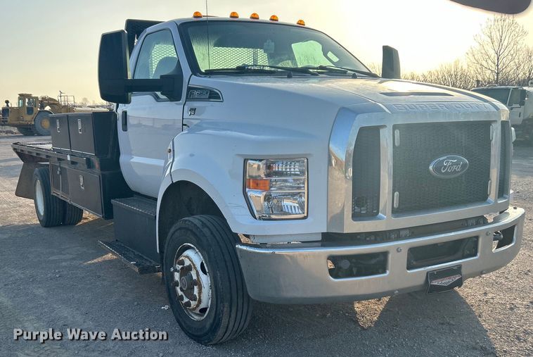 image for item DO1006 2017 Ford F650 flatbed truck