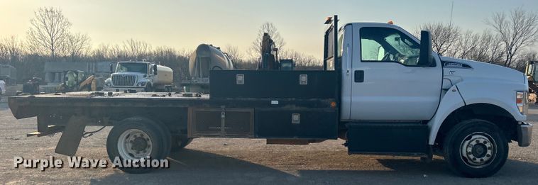 image for item DO1006 2017 Ford F650 flatbed truck
