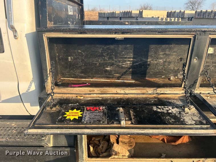 image for item DO1006 2017 Ford F650 flatbed truck